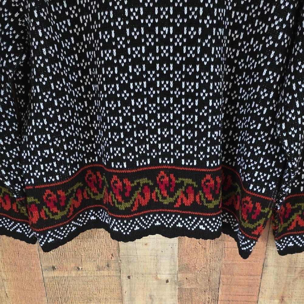 Tally Ho Black and White Patterned Cardigan with Red Accent Border - Picture 9 of 11